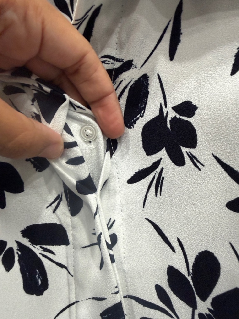 Calvin Klein White Midi Shirt Dress w/DARK NAVY BLUE Floral Print with Pockets - Picture 5 of 16